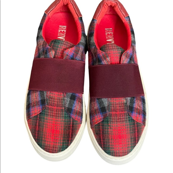 Renvy Shoes - NWT Ladies Renvy Sneakers Size 8.5 M‎